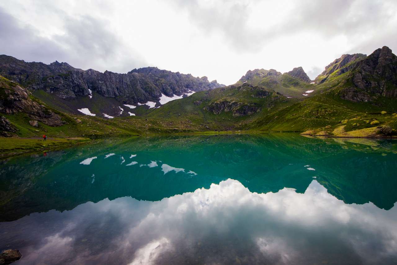 Алпийско планинско езеро онлайн пъзел