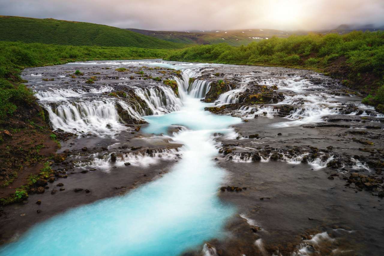 Bruarfoss vattenfall i Brekkuskogur Pussel online