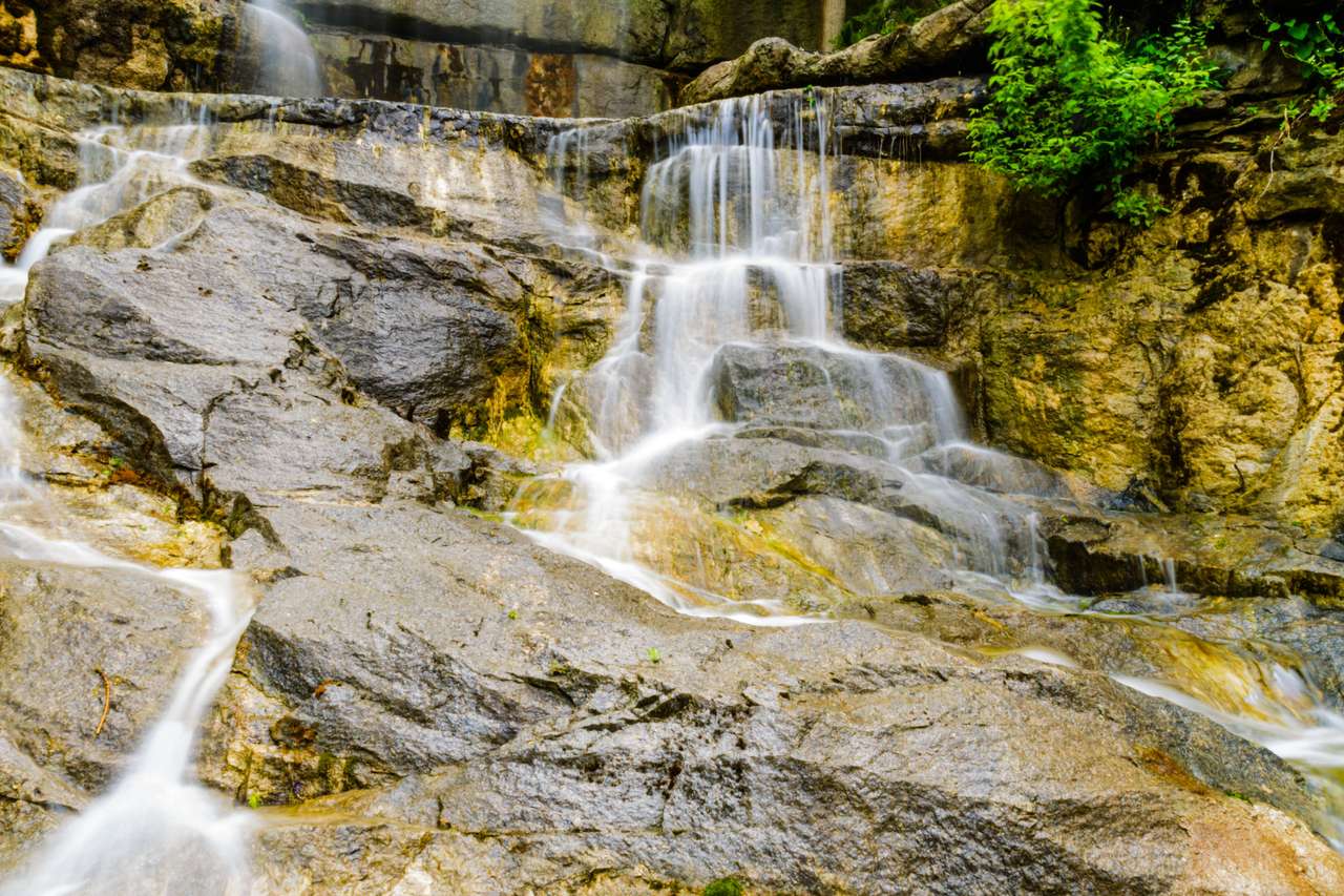 Vackert vattenfall pussel online från foto