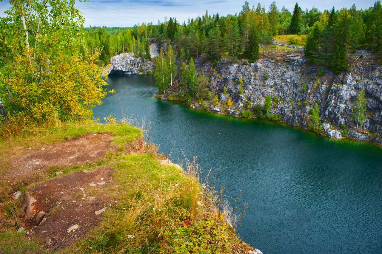 Marble canyon in Ruskeala, Karelia online puzzle