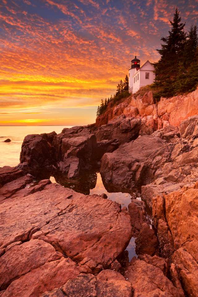 The Bass Harbor Head Lighthouse online puzzle