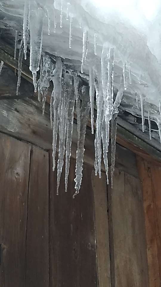 屋根のつらら 写真からオンラインパズル