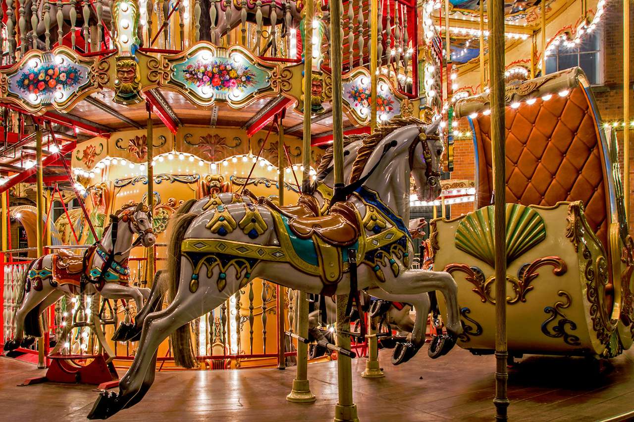 Horse In A Carousel online puzzle