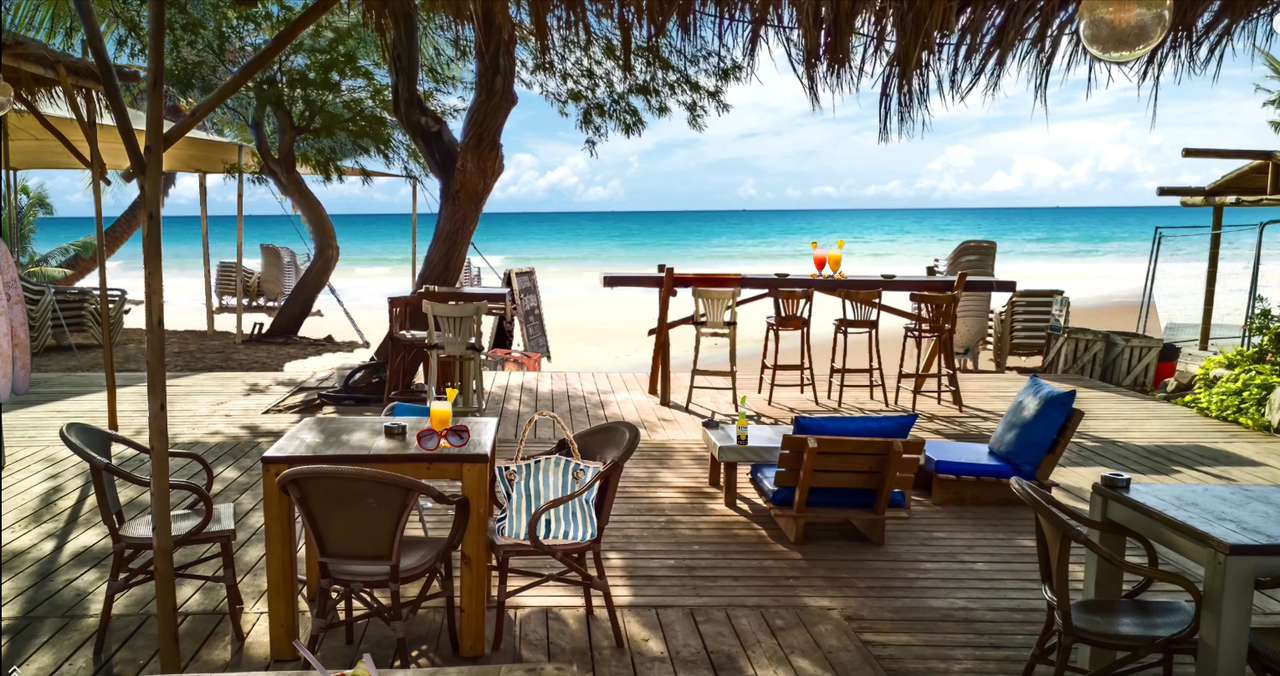 Παραλία με τραπέζια online παζλ