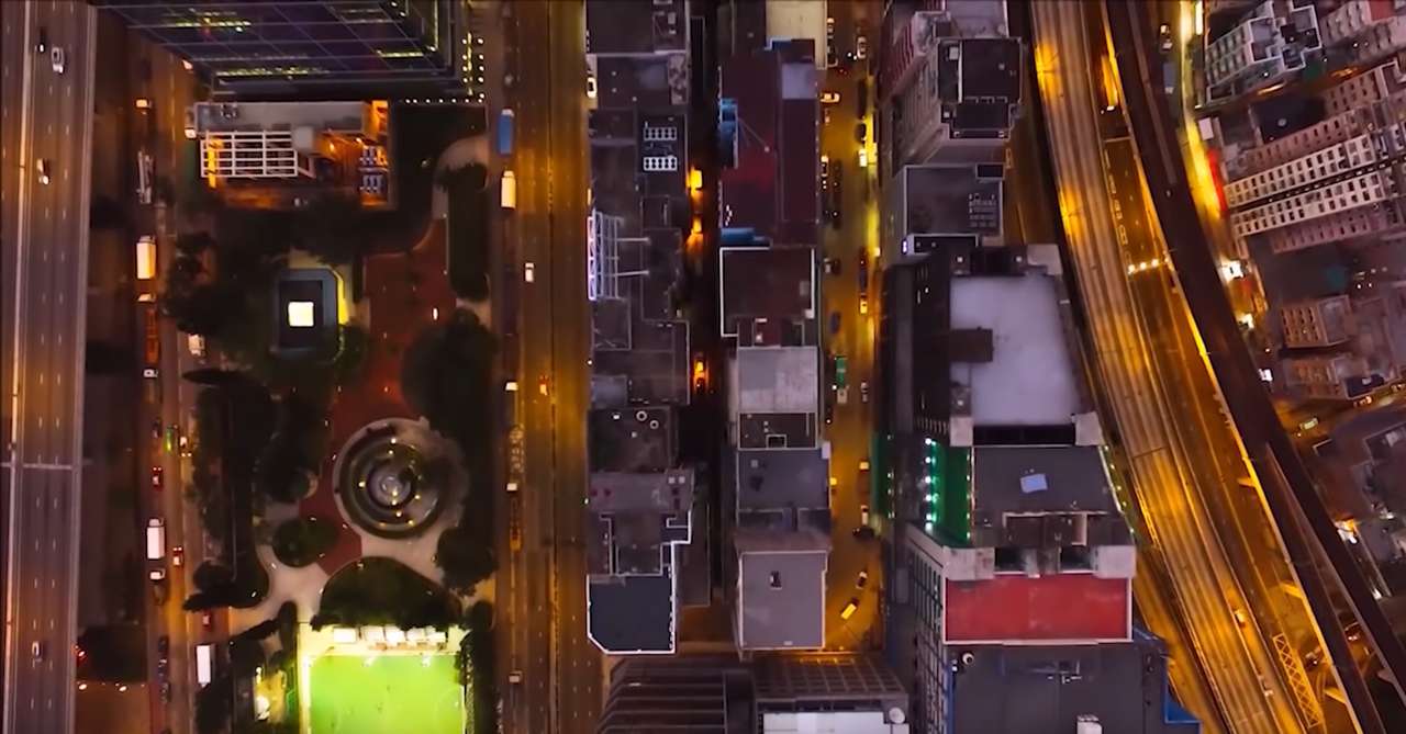 Une rue animée de la ville puzzle en ligne à partir d'une photo