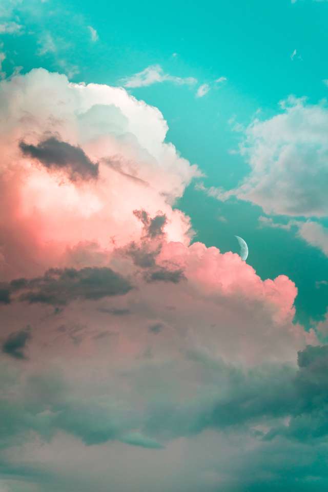 Obloha s načervenalým mrakem online puzzle