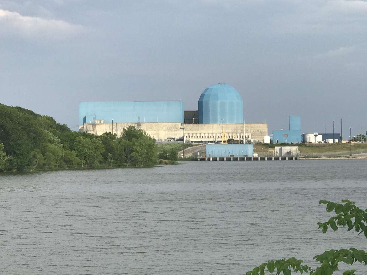Клінтонська атомна електростанція онлайн пазл