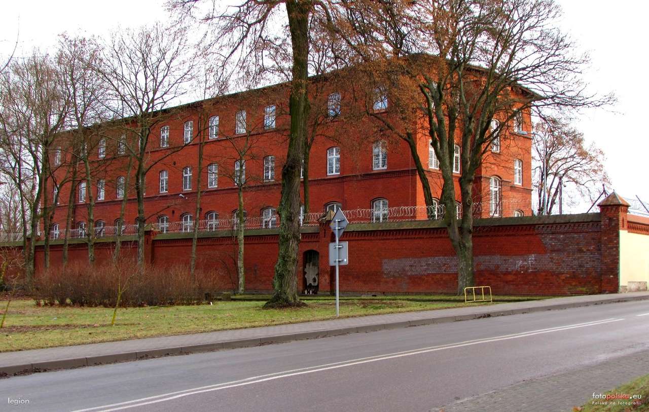 Penitenciária em Chojnice puzzle online a partir de fotografia