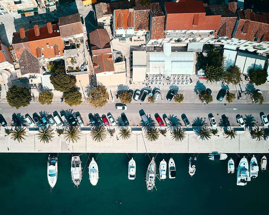 Изглед от дрона на пристанището онлайн пъзел