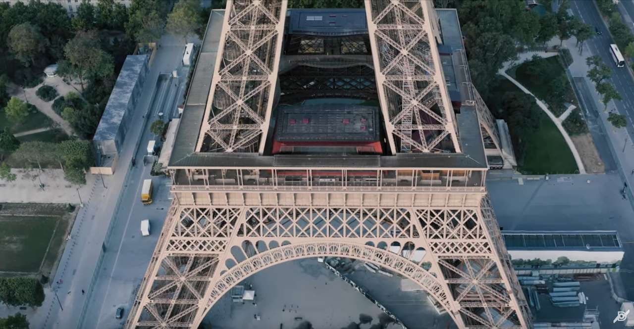 Эйфелева башня с высоты птичьего полета Франция онлайн-пазл