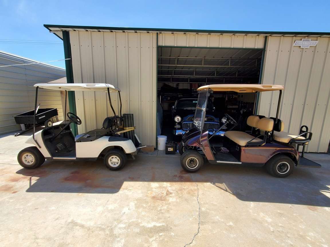 két golfkocsi puzzle online fotóról
