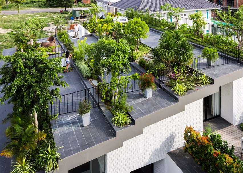 Terrasse mit viel Grün Online-Puzzle vom Foto