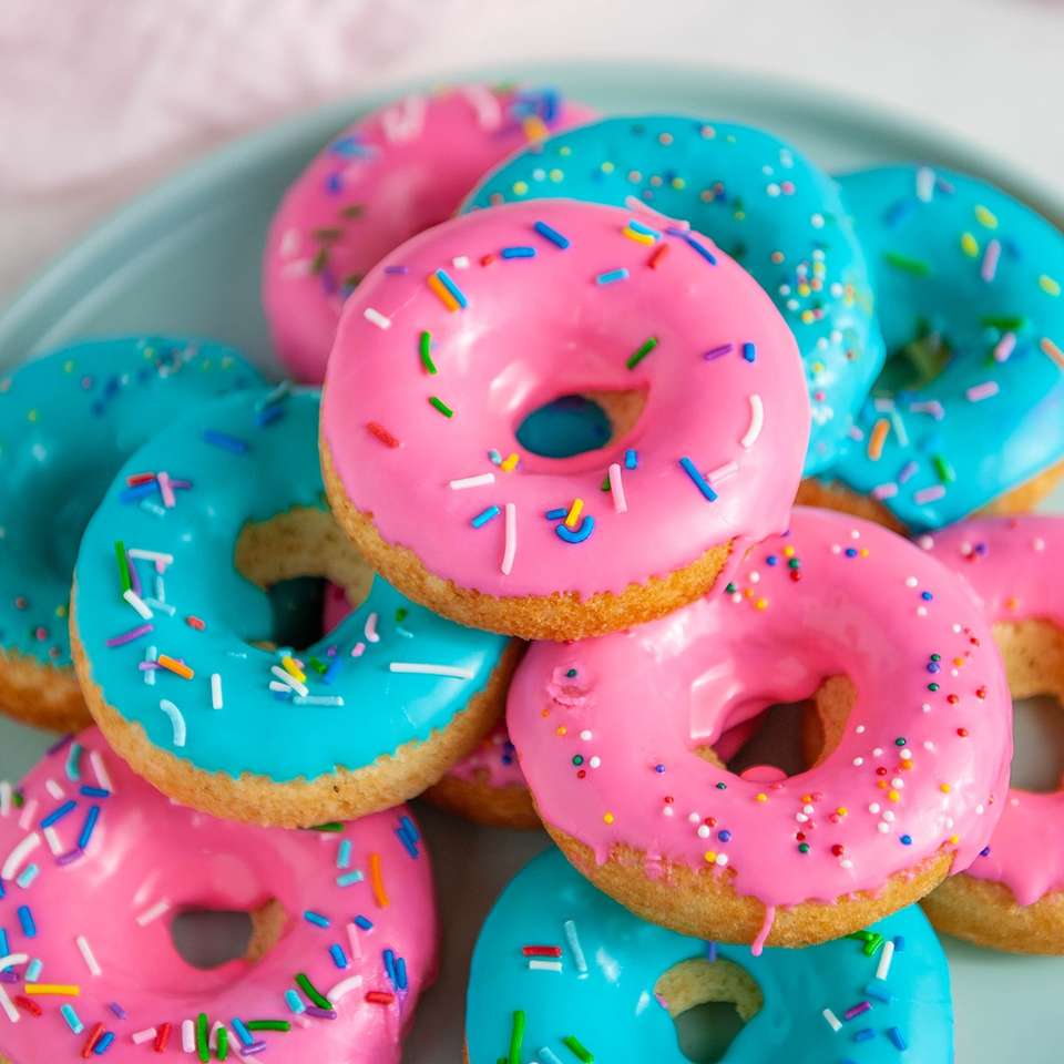 donuts on a plate puzzle online from photo