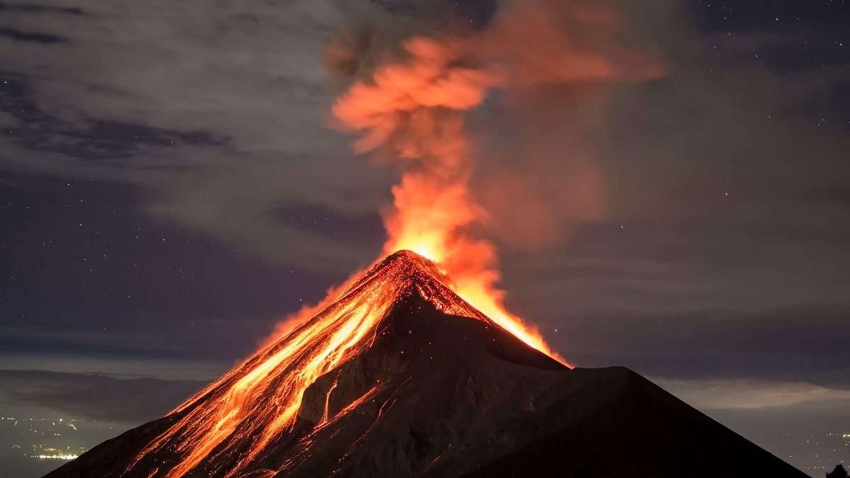 Quebra-cabeça do vulcão puzzle online a partir de fotografia
