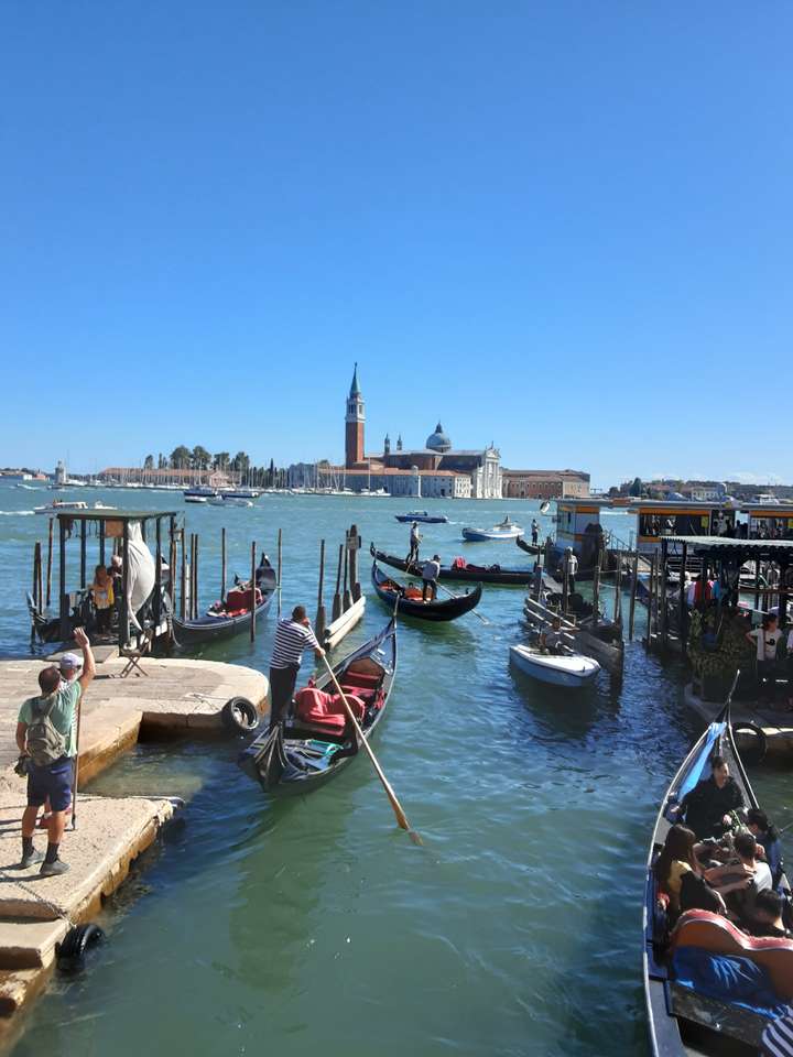 Venetian gondolas online puzzle