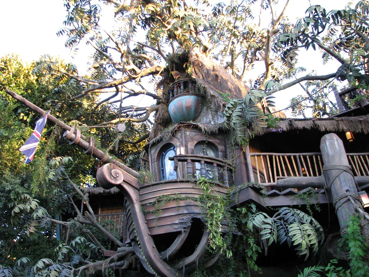 Casa na árvore Swiss Family Robinson na Disney puzzle online
