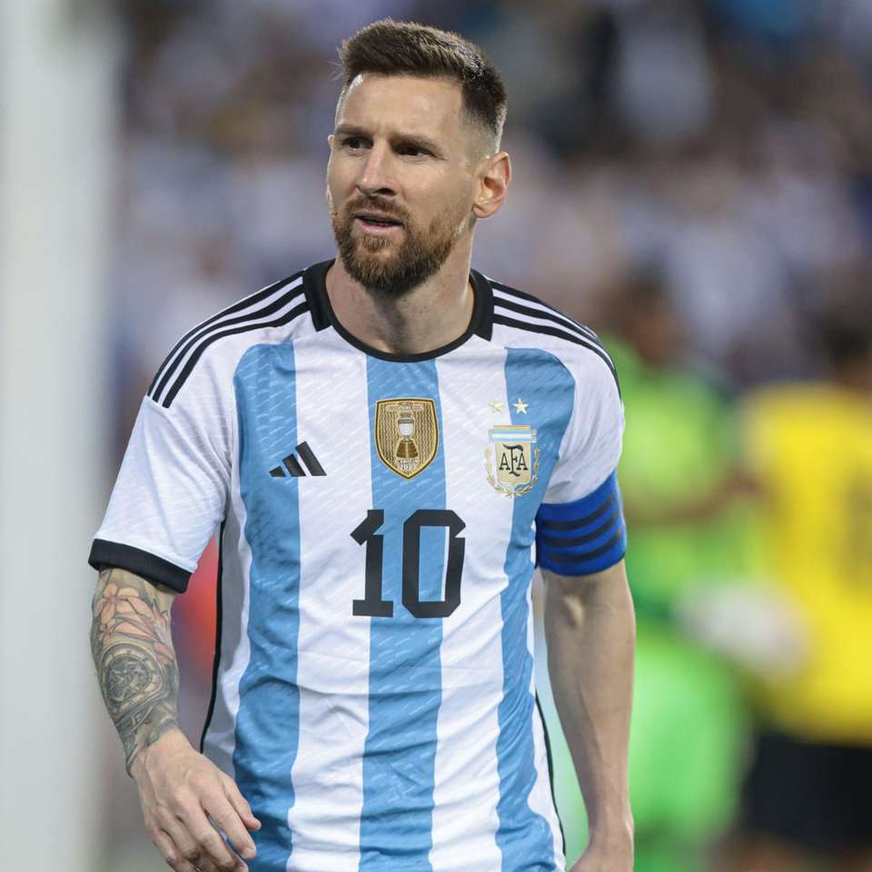 Lionel Messi puzzle online from photo