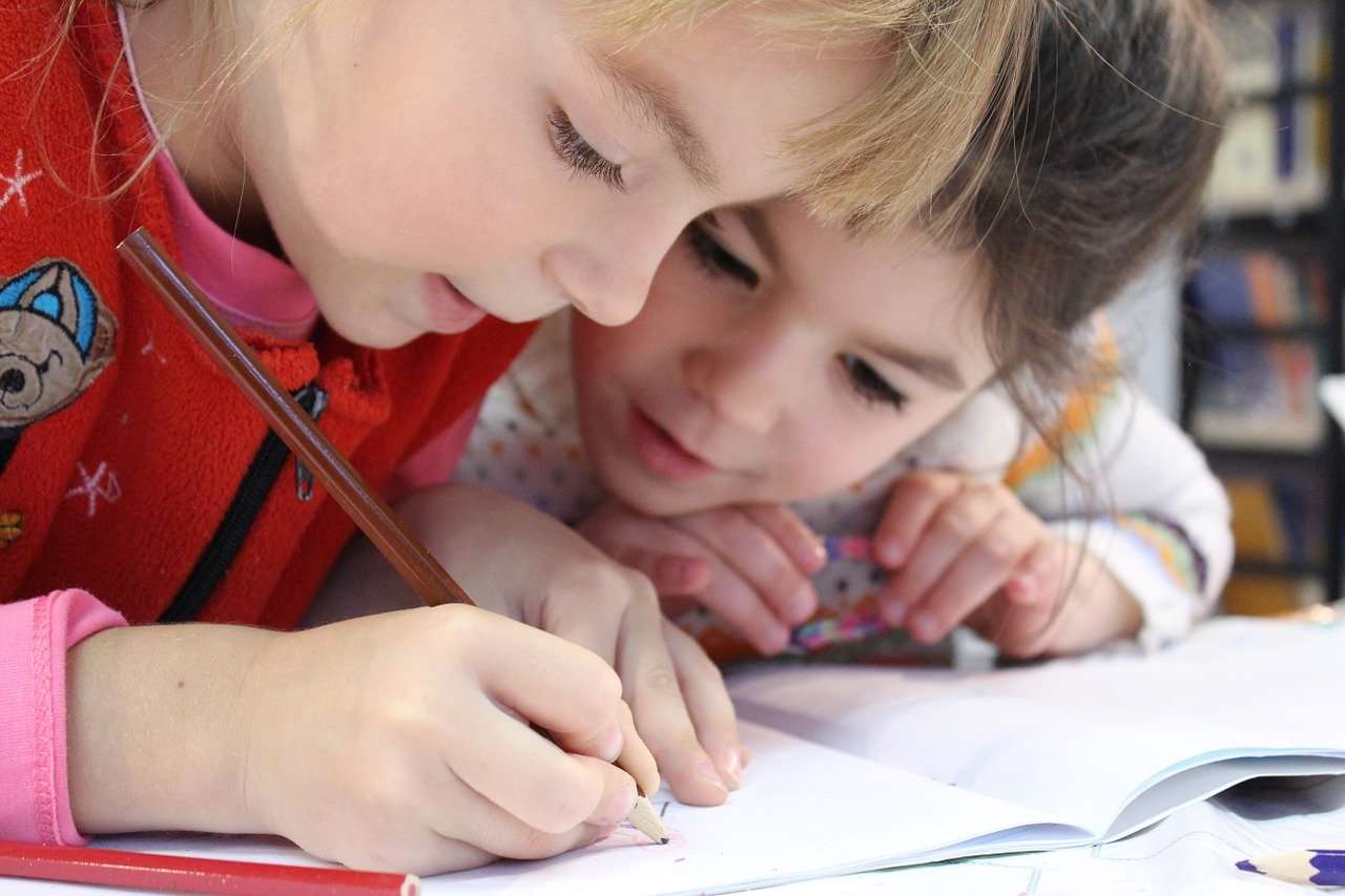 kinderen rennen met de vlag online puzzel