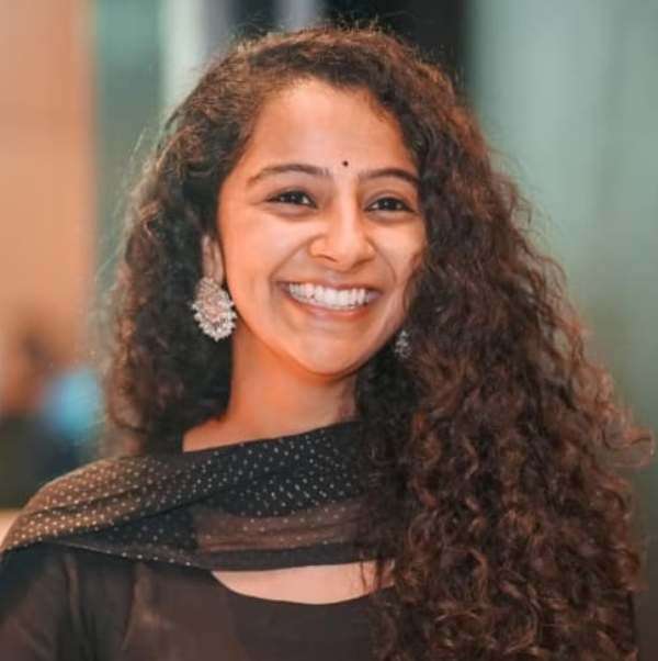 Malayalam fiatal színésznő puzzle online fotóról