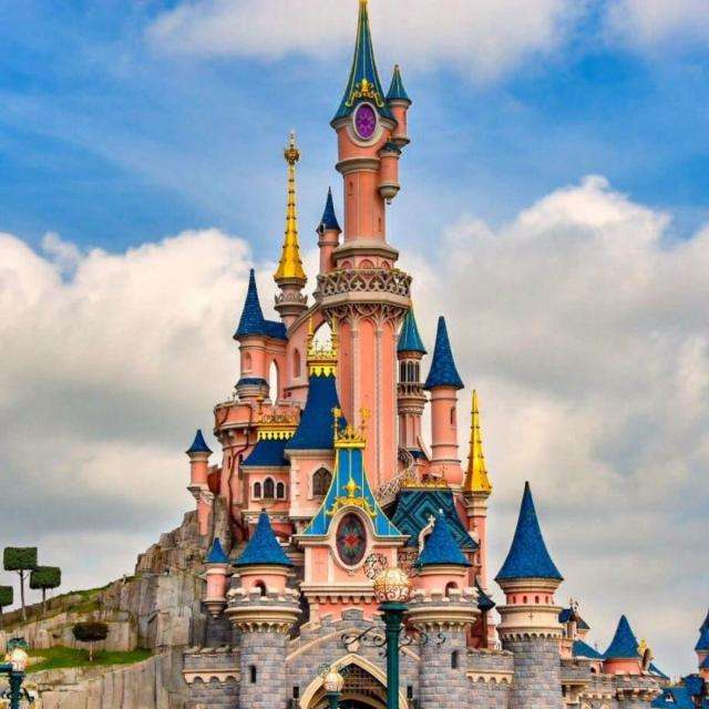 Disneylândia Paris puzzle online a partir de fotografia
