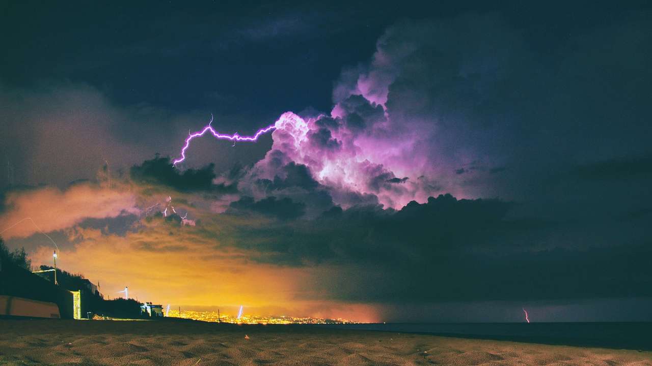 tempête au coucher du soleil puzzle en ligne à partir d'une photo