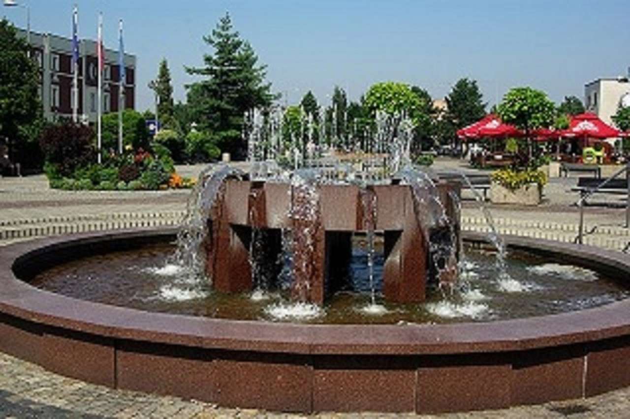 Praça do mercado Rydułtowy puzzle online a partir de fotografia
