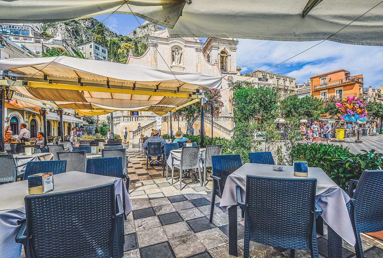 Luând masa în Sicilia puzzle online din fotografie