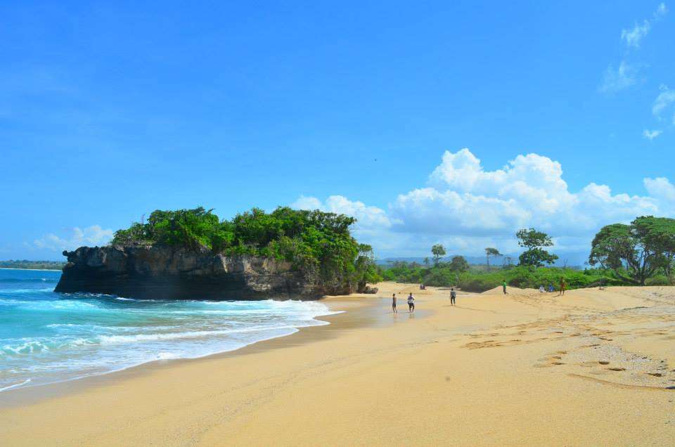 Pantai Leppu puzzle online from photo