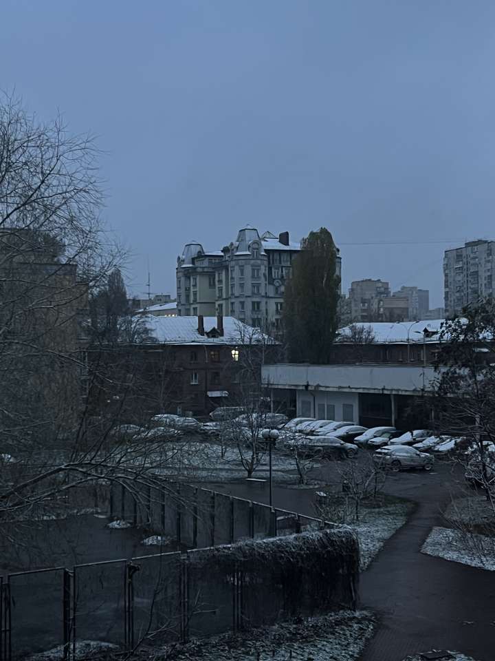 Primera nevada en Kyiv rompecabezas en línea