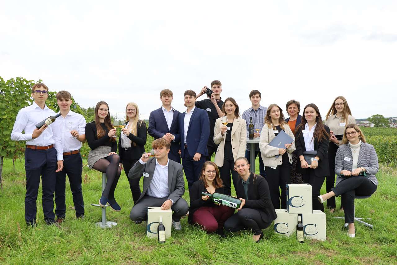 Cabinet d'entraînement Vinobel Weinhandel GmbH puzzle en ligne à partir d'une photo