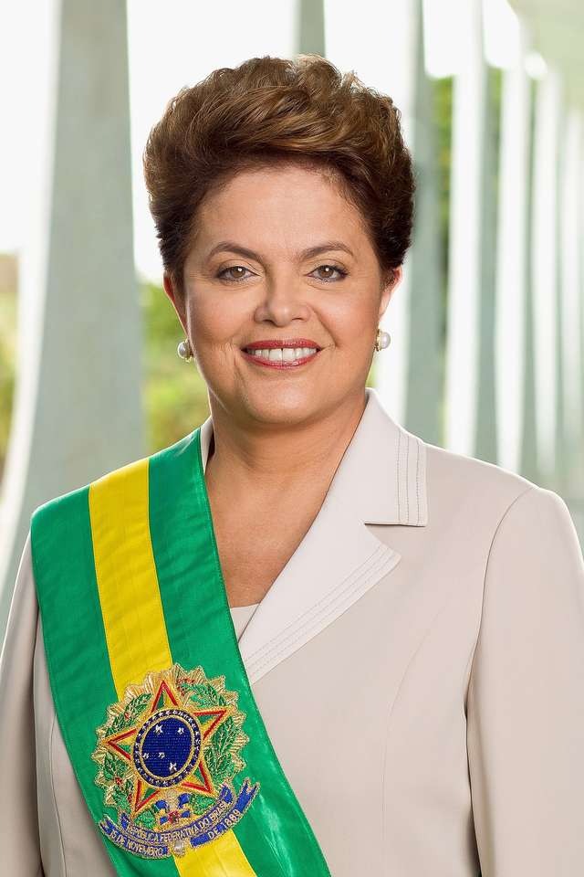 Dilma Rousseff puzzle online din fotografie