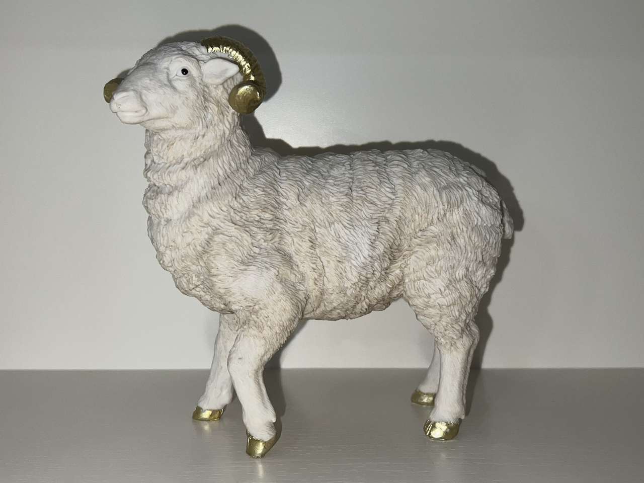 子羊の置物 写真からオンラインパズル