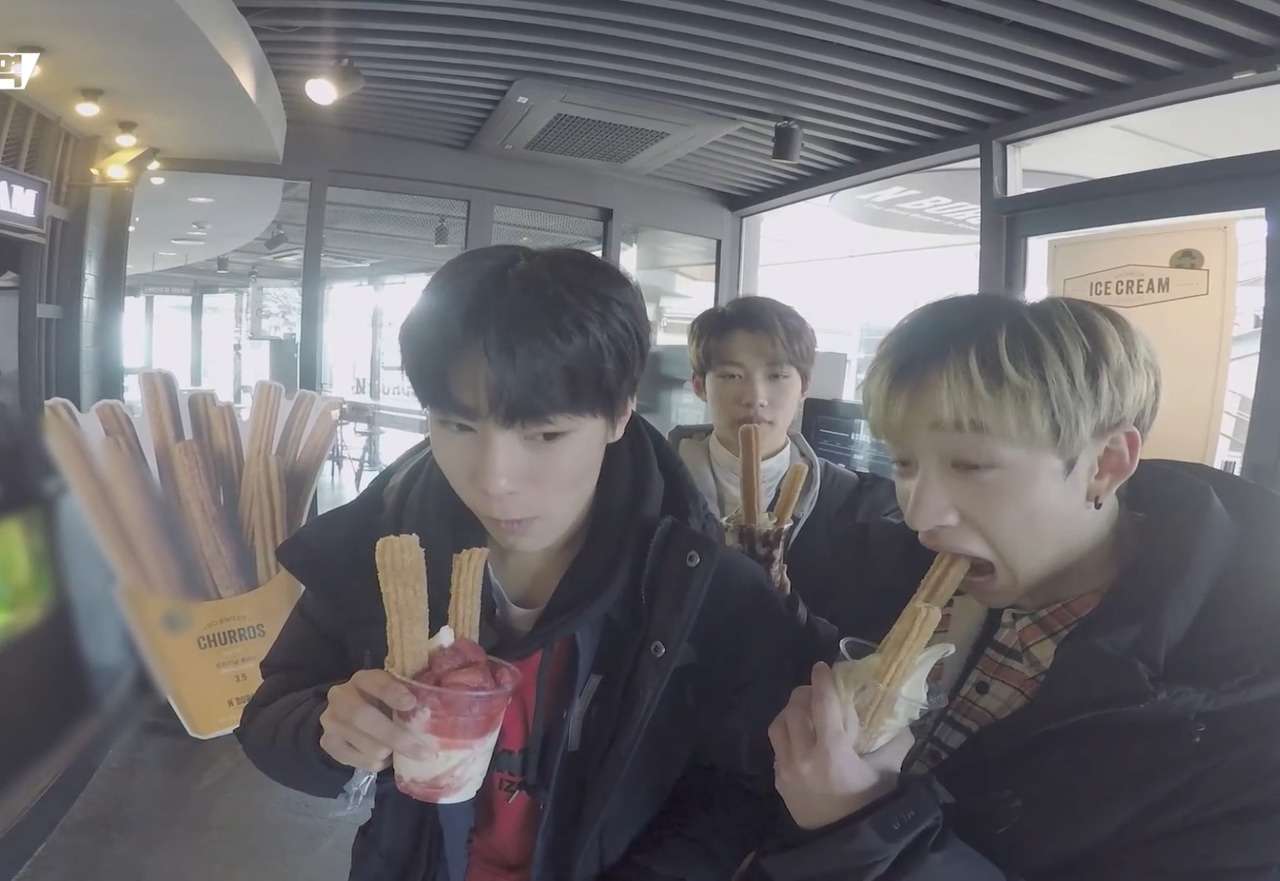 Stray Kids Churros pussel online från foto