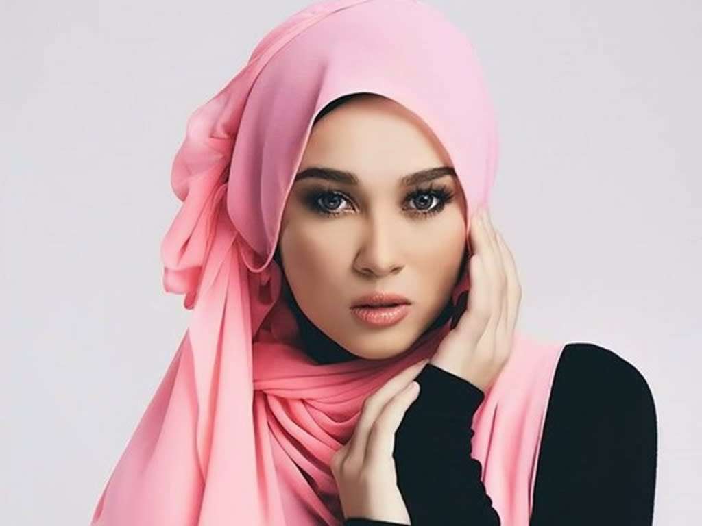 emma maembong puzzle online from photo