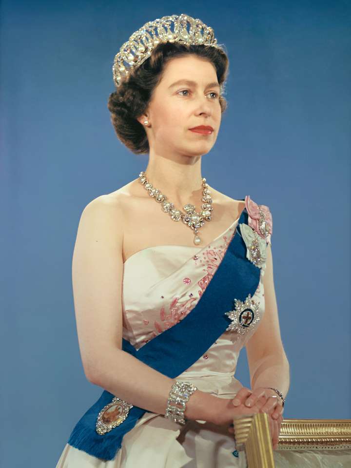 Покойната кралица Е онлайн пъзел от снимка