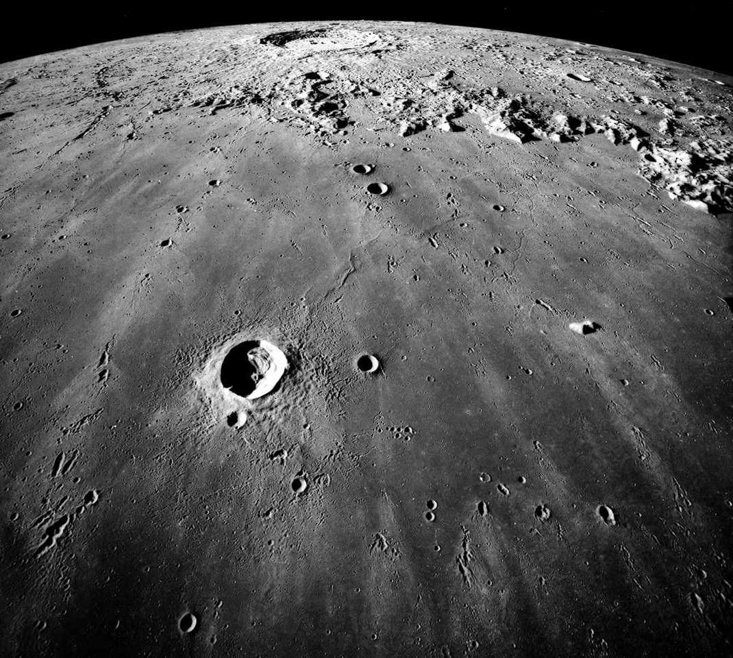 Craterul lunar „Copernic” puzzle online din fotografie