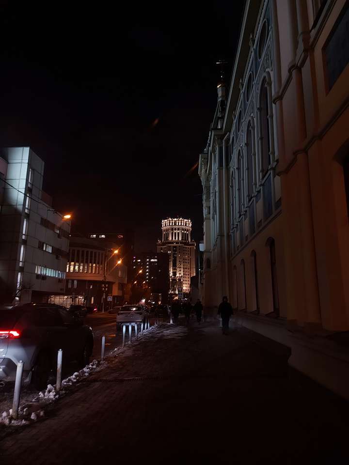 Torn på Paveletskaya pussel online från foto