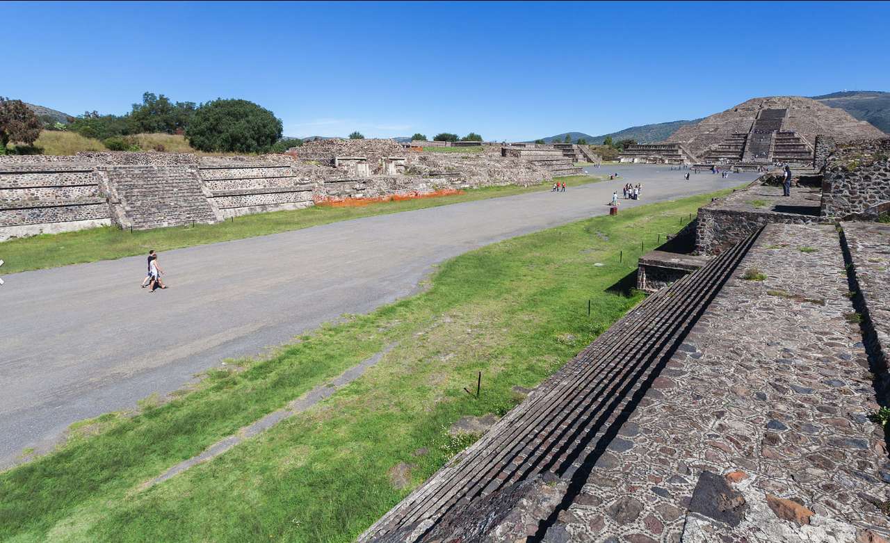 calzada de los muertos- Teotihuacan puzzle online a partir de foto