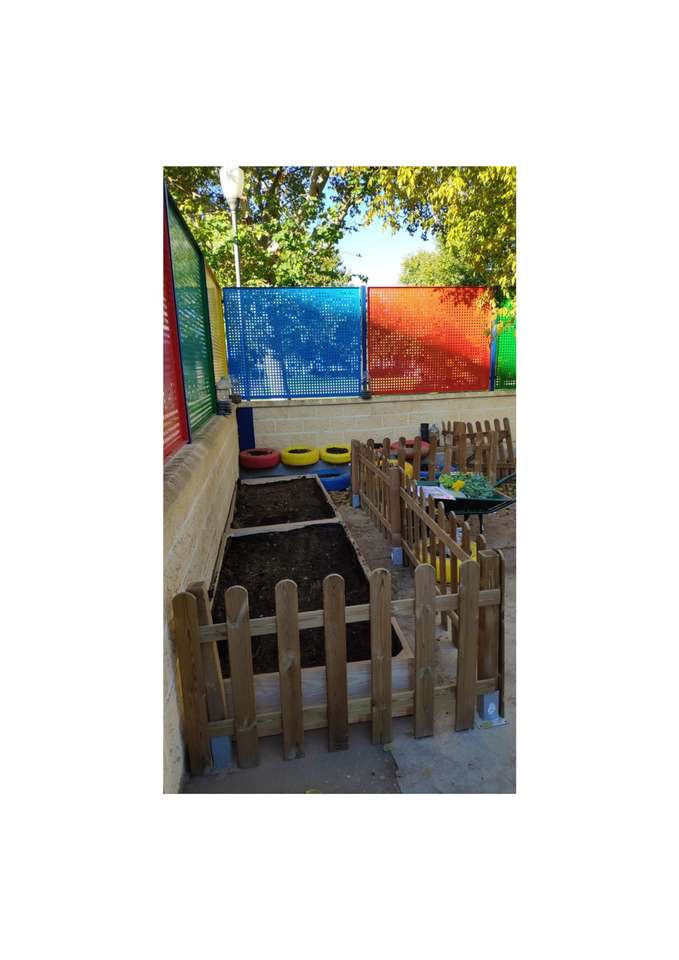 Az iskola kertje puzzle online fotóról