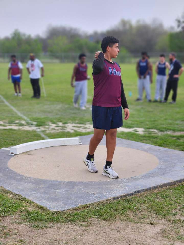 Jerry2003 shotput puzzle online from photo