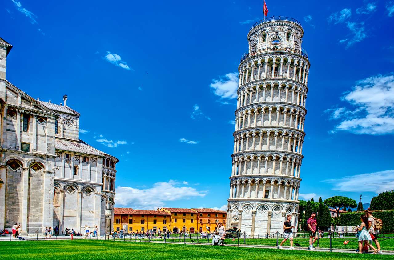 Lutande tornet i Pisa pussel online från foto