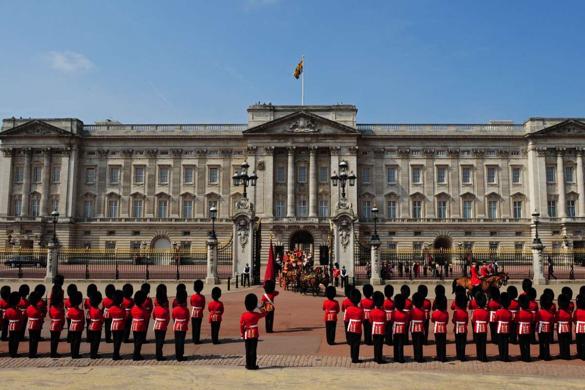 Palatul Buckingham puzzle online din fotografie