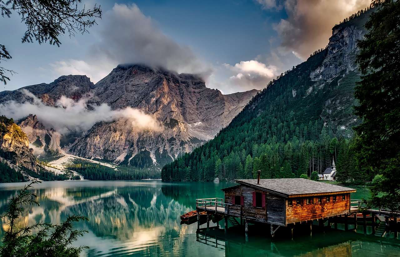 A lake in the mountains online puzzle