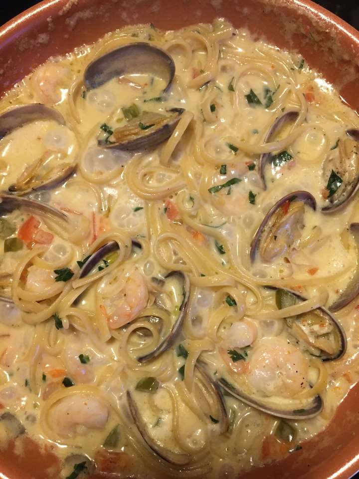 Clam Linguine puzzle online from photo