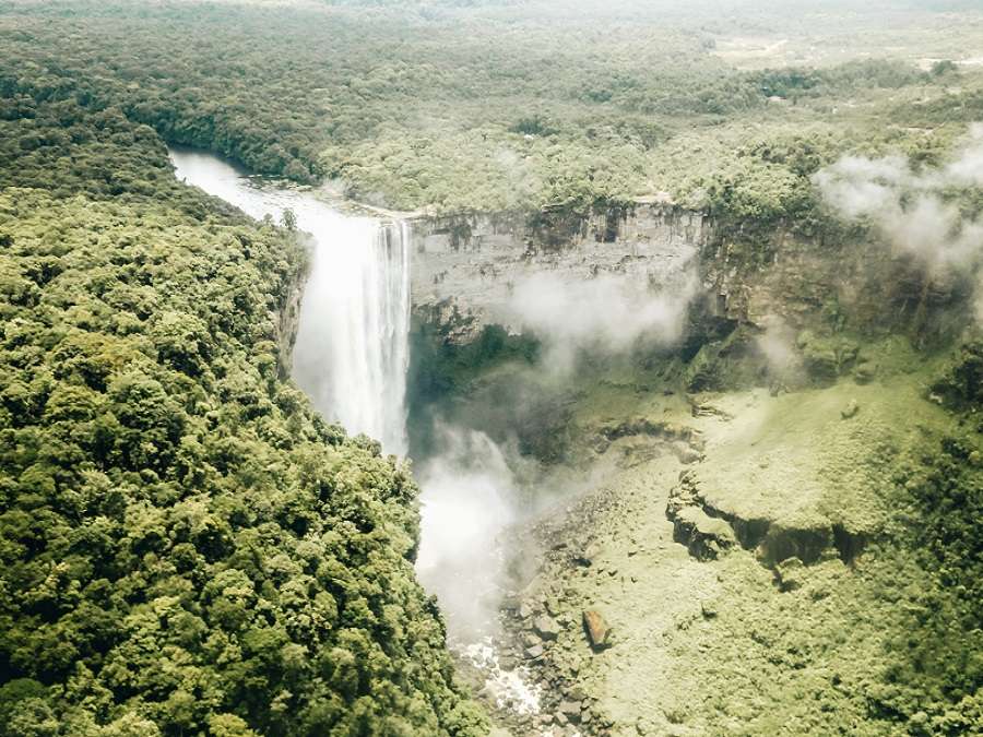 Водопад Кайетур пазл онлайн из фото