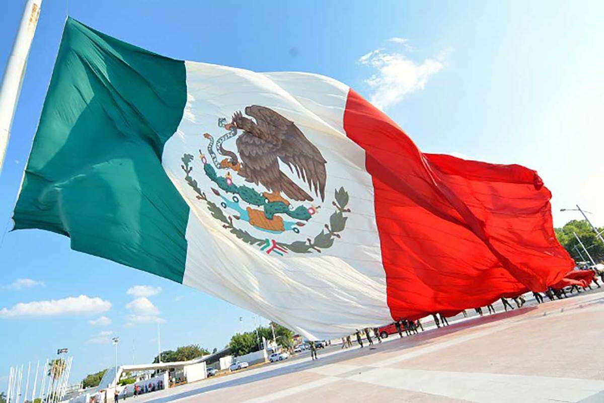 Mexican flag puzzle online from photo
