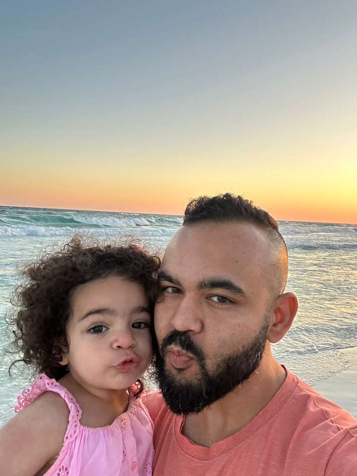 Pappa och dotter pussel online från foto