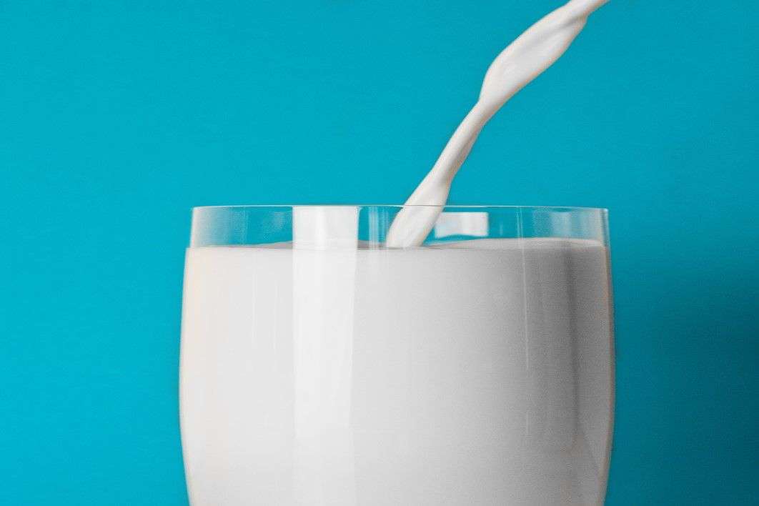 Стъклена млечна напитка Минимална онлайн пъзел