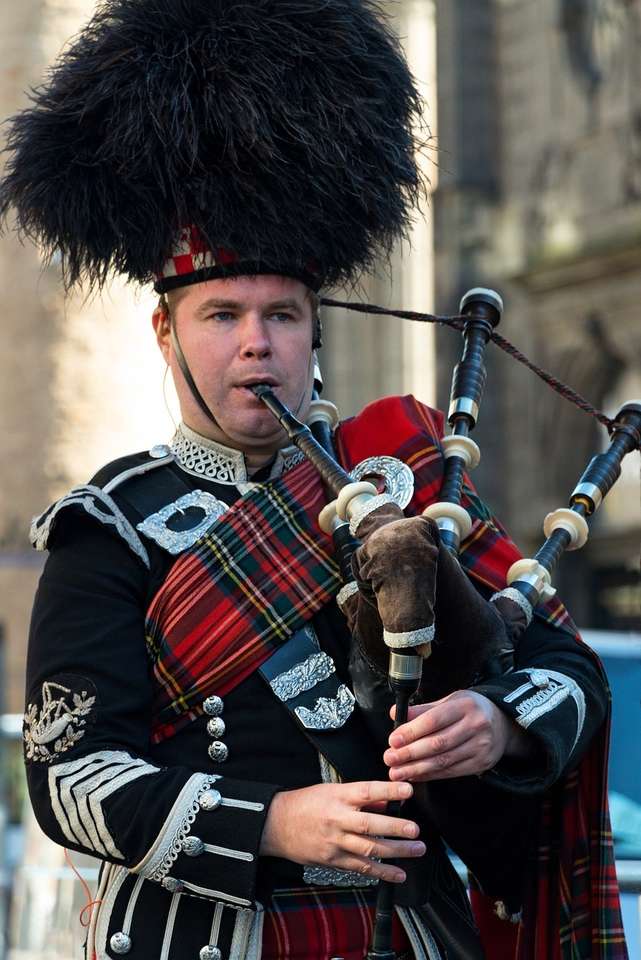 bagpipe_instrument europe puzzle online from photo