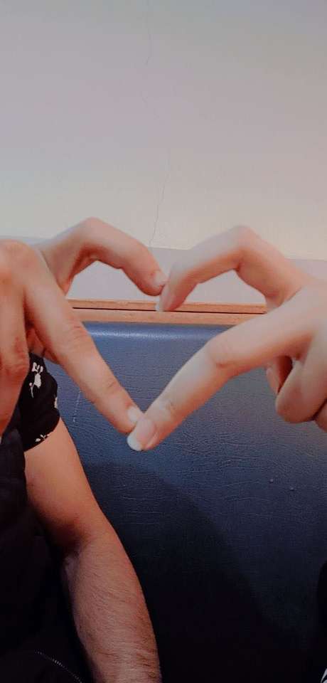Söta händer hjärta pussel online från foto